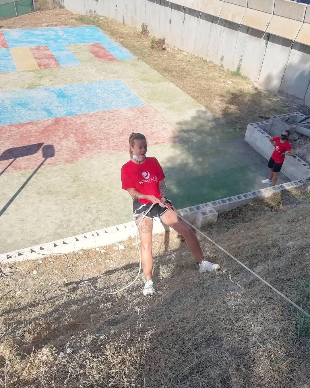 Actividad de aventura en campus de verano